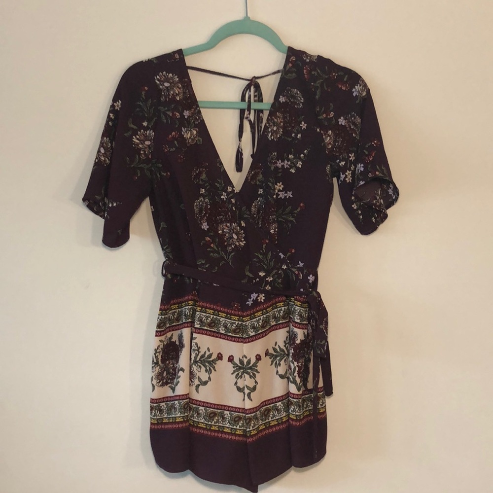 V neck floral romper